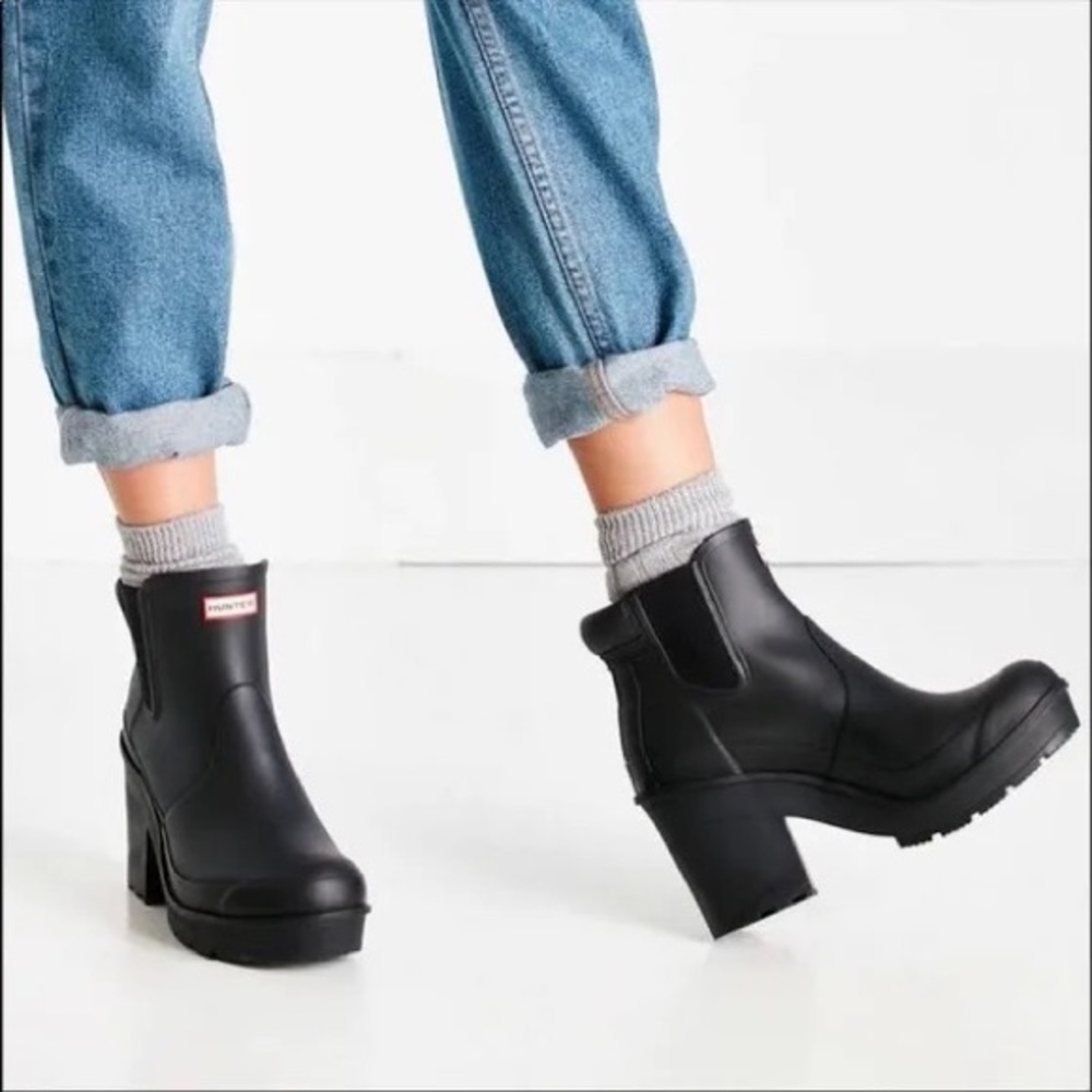 RARE sz. 7 Black original Hunter Chelsea block heel boots